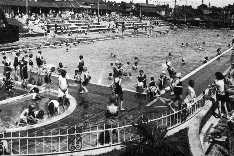 Gosport's open air pool in 1930