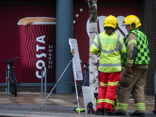 Hampshire Fire & Rescue at the aftermath of a fire at Costa Coffee, Isambard Brunel Road, Portsmouth
Picture: Chris Moorhouse (291025-26)