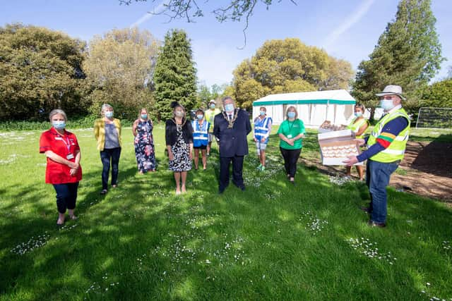 Pictured:  Lord Mayor Frank Jonas with the volunteers at St James Hospital, Portsmouth

Picture: Habibur Rahman