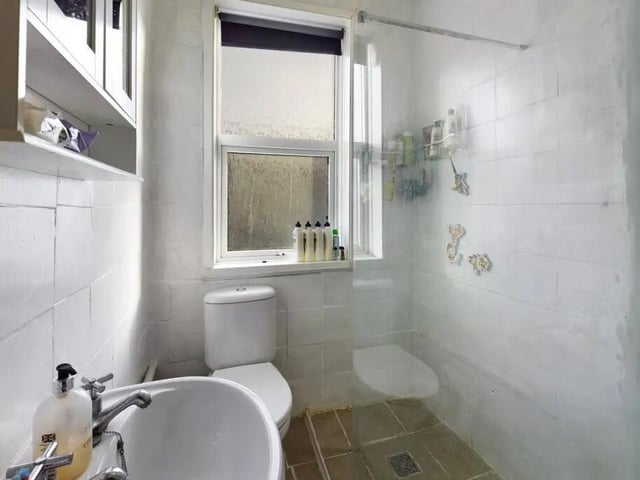 Westbourne Road, Portsmouth. 3 bedroom. Part buy part rent, leasehold, ideal for FTB or someone looking to downsize. £130,000.