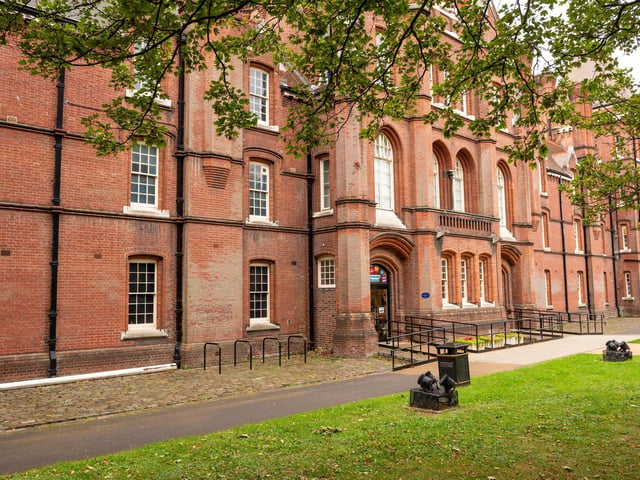 Discover the history of Portsmouth at Portsmouth museum and art gallery. Entry is free for all and there’s lots of activities.