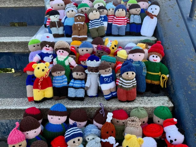 Hilsea Station knitted 'Travel Buddy' Project celebrating Railway 200