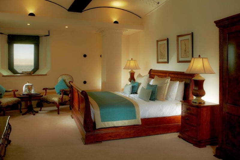 Spitbank Fort has been refurbished meticulously and it was formerly a destination stay where people could experience one of Hampshire's most unique dining and hotel experiences.