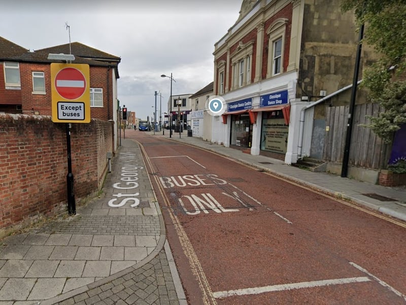 This Greggs in London Road, Waterlooville, has a Google rating of 4.1 with 88 reviews.