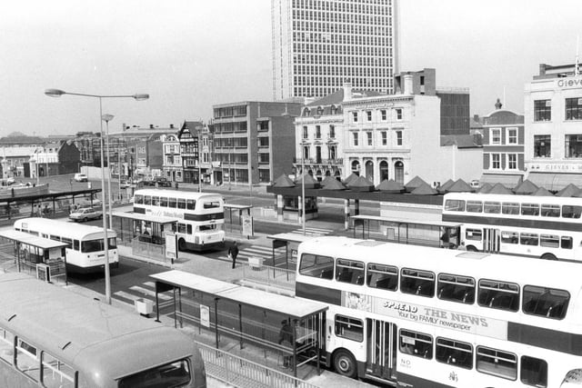 Buses waiting at The Hard, Portsmouth in May 1980. One of the buses shows an old advertisement for The News. The News PP3492