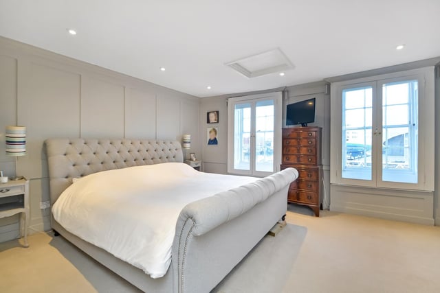 55 Broad Street, Old Portsmouth, Hampshire
Guide Price ~ £825,000 ~ Freehold