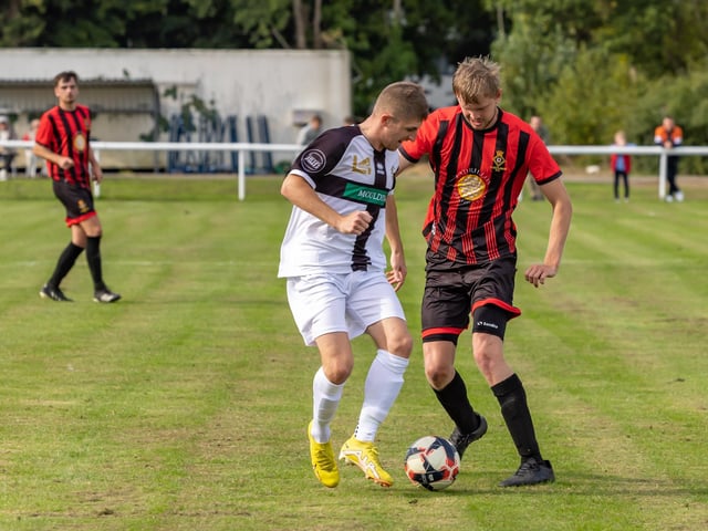 Fleetlands (red/black) v Bemerton. Picture by Mike Cooter