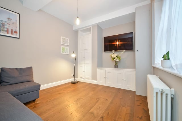 55 Broad Street, Old Portsmouth, Hampshire
Guide Price ~ £825,000 ~ Freehold