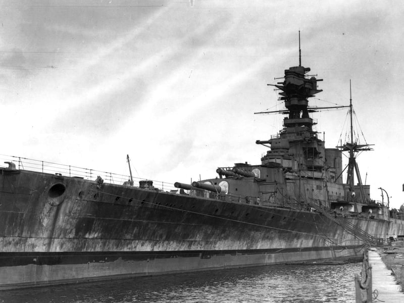 1930:  HMS Hood during a dockyard refit at Portsmouth.  (Photo by Central Press/Getty Images)