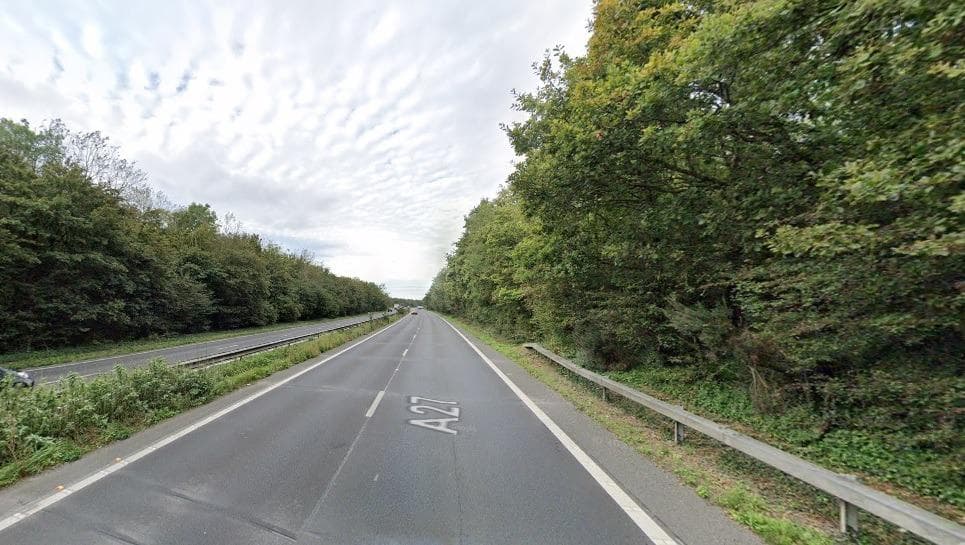 Man remains in hospital after severe A27 crash - police appeal for help 