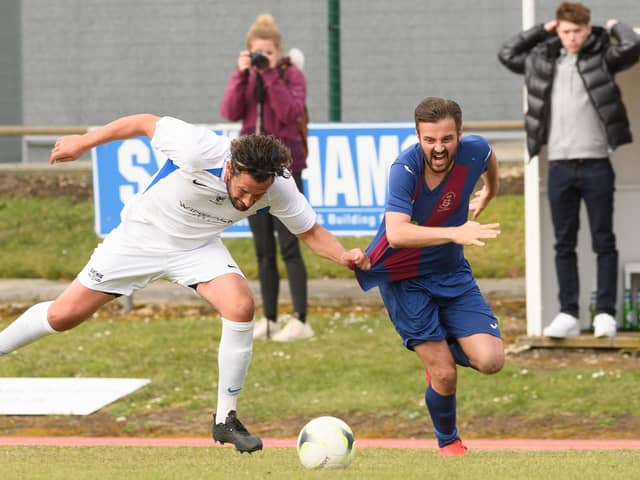 Dec Seiden, right, pictured in action for US Portsmouth in their run to the semi-finals of the FA Vase in 2021.
Picture: Keith Woodland