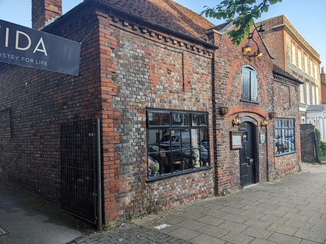Villa Romana, based in The Old Coach House, High Street, has a rating of 4.5 out of 5 from 738 reviews on TripAdvisor.