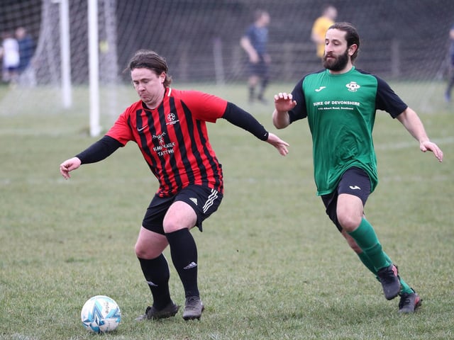 Saturn Royale (green) v Fairfields. Picture: Stuart Martin