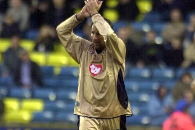Paul Merson acknowledges his standing ovation at Millwall in 2003. PICTURE: STEVE REID(031028-180)