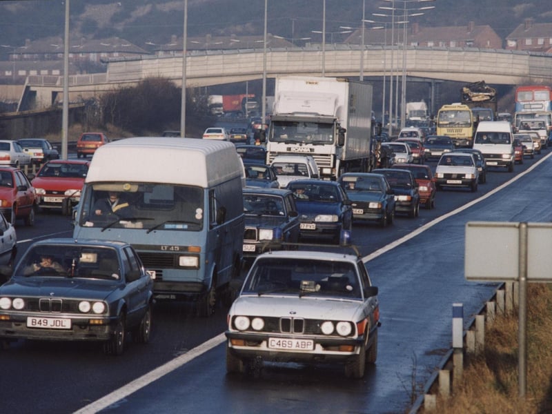 Traffic builds up on the M27 in January 30, 1992. The News PP3724