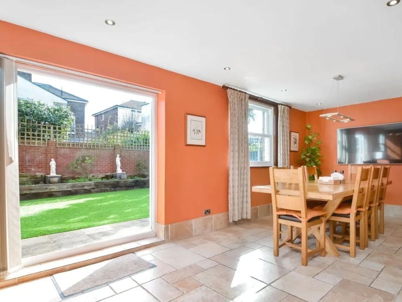 The listing says: "This impressive Villa was built in a classical Victorian style with red and yellow bricks with yellow brick quoins corner using Flemish bond brickwork."