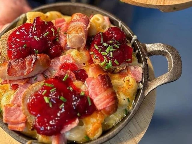 Many of our local eateries offer festive goodies on their menus - and one of our favourites can be found at The Tenth Hole in Southsea. We adore their festive mac and cheese which comes loaded with pigs in blankets, stuffing and (of course) cranberry sauce! It makes us wish it was Christmas everyday!