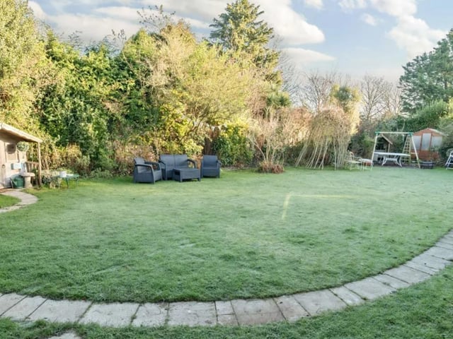 The listing says: "Bumble bee Cottage is a beautifully presented four-bedroom character property which offers a wonderful blend of traditional charm and modern convenience."