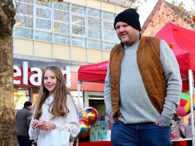 Scott Donaldson and his daughter Cassidy, 10. Portchester Christmas Market in Portchester PrecinctPicture: Chris Moorhouse (jpns 251123-29)