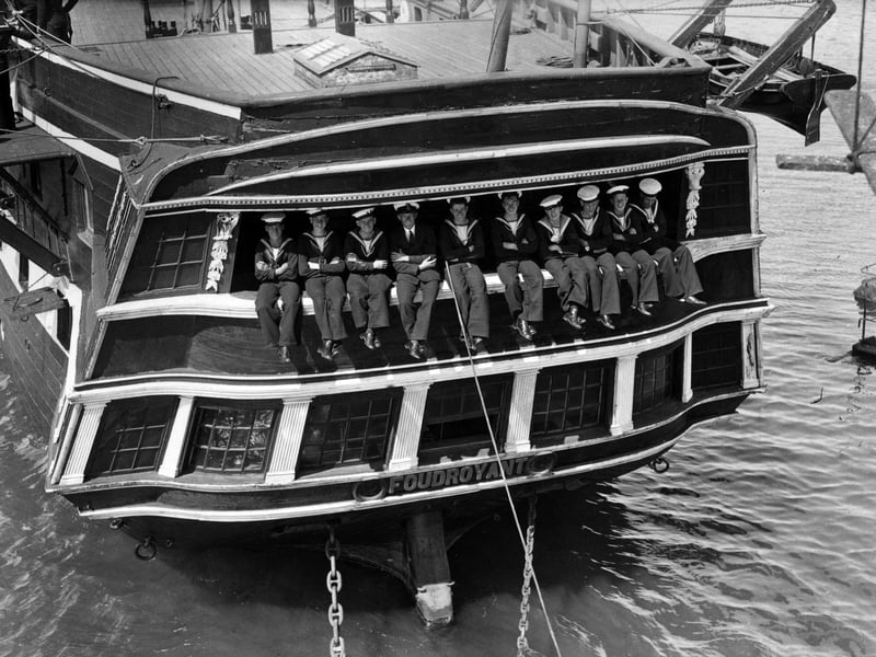 20th August 1936:  British sea cadets on board the training ship 'Foudroyant' in Portsmouth harbour.  (Photo by E. Dean/Topical Press Agency/Getty Images)