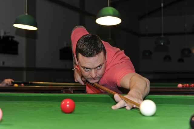 Mike Talmondt  compiled breaks of 94 break and 39 in his latest Portsmouth Snooker League match