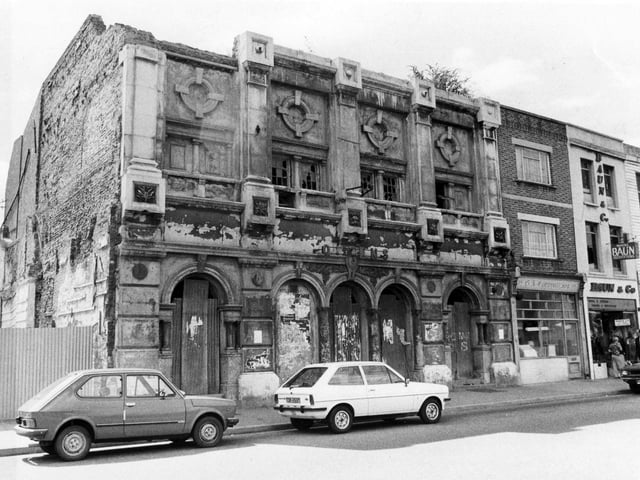 Queens cinema in Queen Street, August 1979