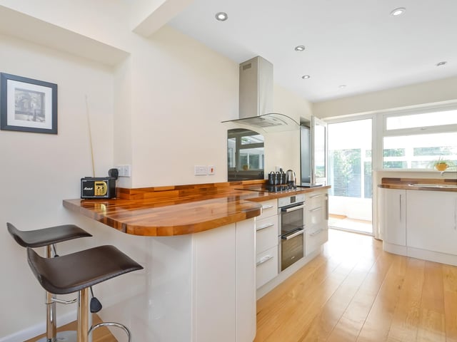 This four bedroom detached family house has gone on sale in Shirrell Heath for £695,000. It is listed by Fine & Country