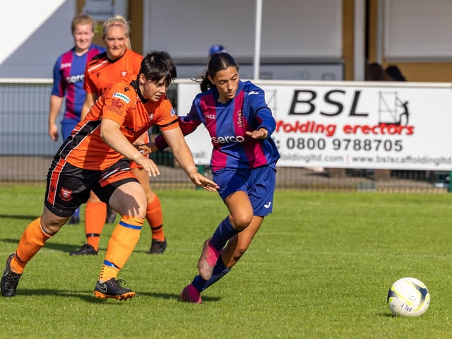 Eilidh Currie and Cerys Jones (USP, right). Picture: Mike Cooter