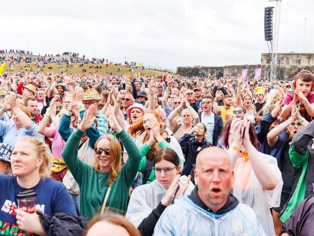 Pictured: The Crowds watching Busted perform on Castle stage Picture:Marcin Jedrysiak