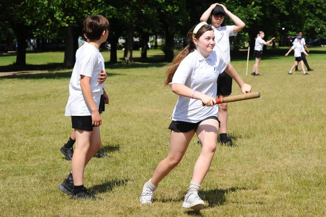 Year 8s playing rounders (160622-6761)
