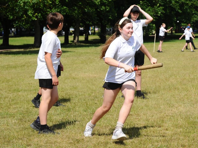 Year 8s playing rounders (160622-6761)