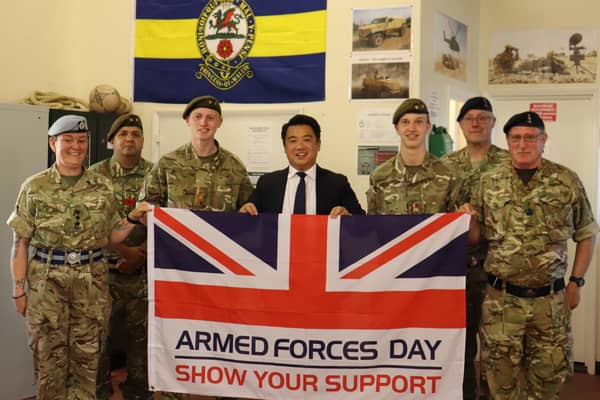 Alan Mak MP with Hayling Island Army cadets and officers from 3 Platoon Barossa Company based on Hayling Island