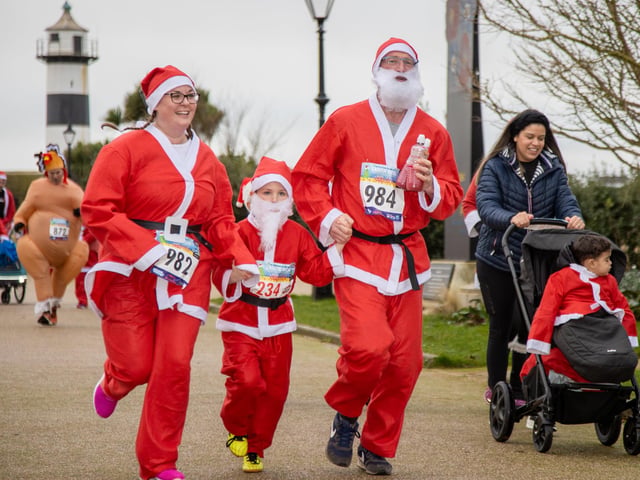 Hundreds of people turned out for the 2023 Santa Fun Run in Southsea on Saturday morning, many running to raise money for charity in either the 5K or 10K distance.