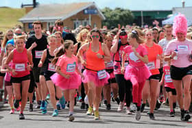 3K and 5K start. Race For Life, Southsea Common. Picture: Chris Moorhouse (jpns 030722-56)