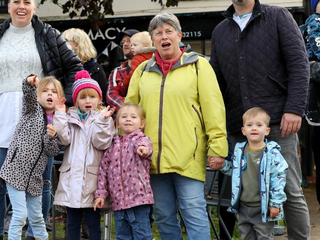 Onlookers. South East Hampshire Young Farmers raising money for the RNLI on their tractor run, in Wickham SquarePicture: Chris Moorhouse (jpns 211023-29)