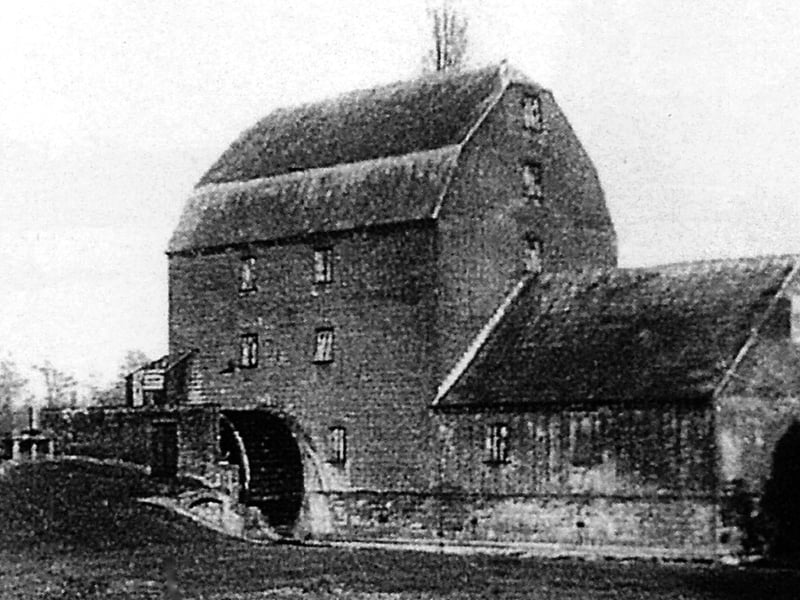 Havant Town Mill as it was in 1933. The Havant bypass is where this building once stood now.