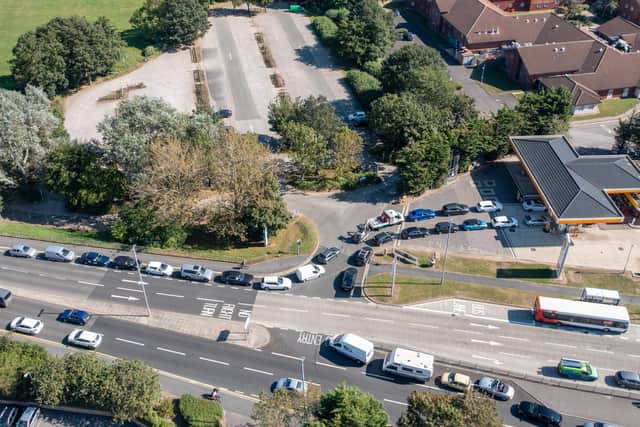 Queues at the Shell petrol station in Eastern Road, Portsmouth. Picture: Marcin Jedrysiak
