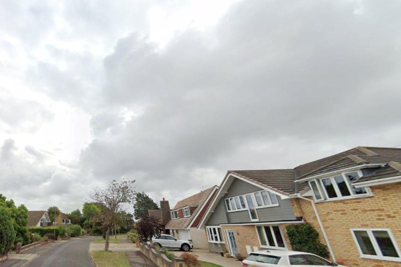 The average price of a property at PO13 9JT	Eastcliff Close, Lee-on-the-solent, is £643,333.
