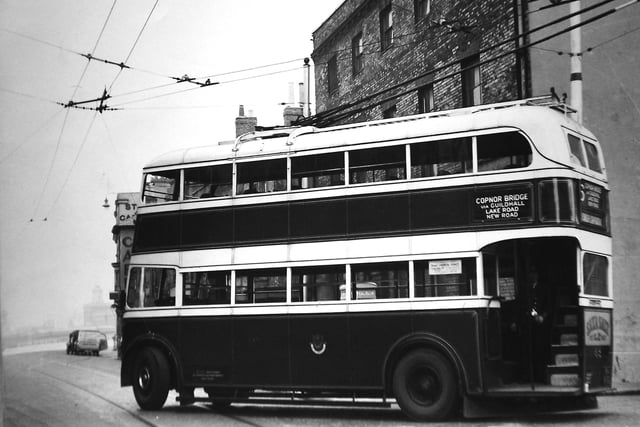 Backing into East Street. Seen reversing into East Street from Broad Street in 1937/38 is a trolleybus on route 15/16 to and from Copnor Bridge.
