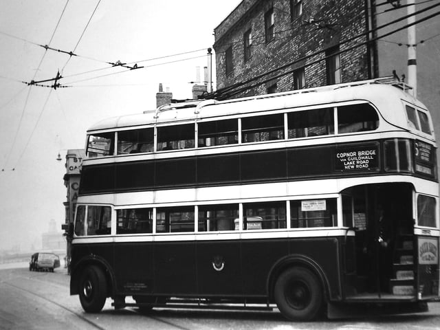 Backing into East Street. Seen reversing into East Street from Broad Street in 1937/38 is a trolleybus on route 15/16 to and from Copnor Bridge.