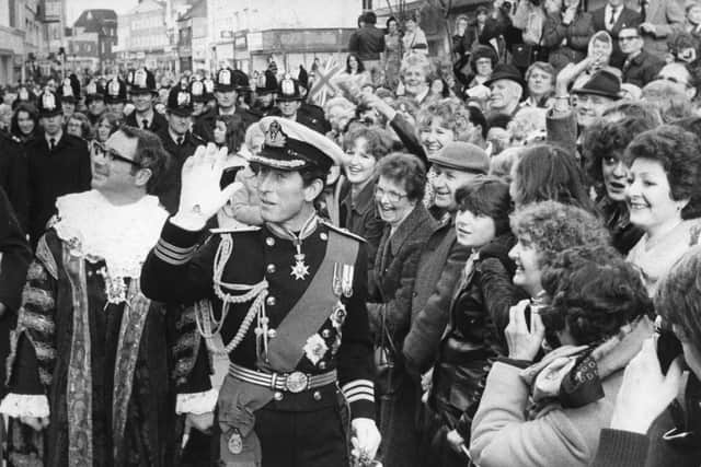 Those viewing the Royal walk from upper windows were not forgotten by Prince Charles in 1979. pp1859