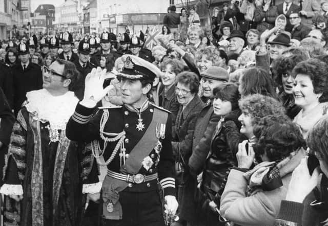 Those viewing the Royal walk from upper windows were not forgotten by Prince Charles in 1979. pp1859