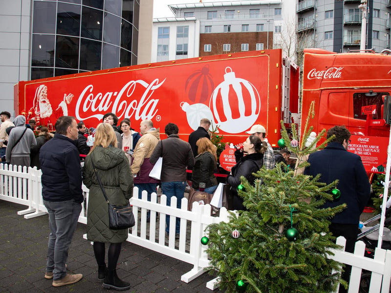 The famous Coca Cola truck arrived in Portsmouth this Saturday, parking up in Gunwharf Quays ready for photo opportunities.