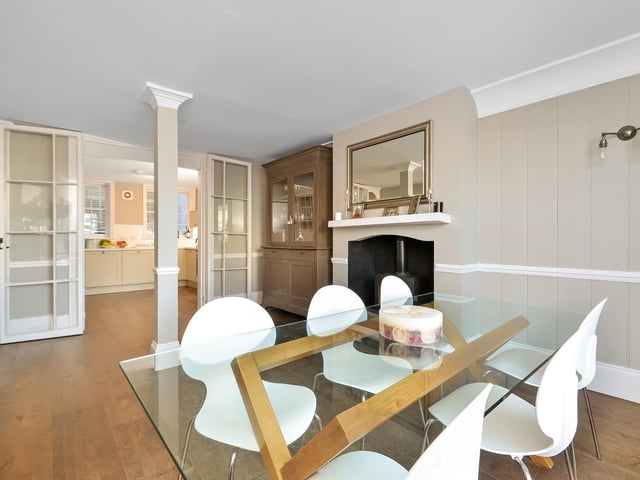 55 Broad Street, Old Portsmouth, Hampshire
Guide Price ~ £825,000 ~ Freehold