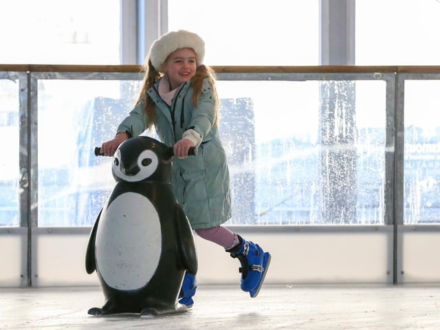 Portsmouth on Ice opens, rink in Guildhall Square, Portsmouth
Picture: Chris Moorhouse (jpns 251123-19)