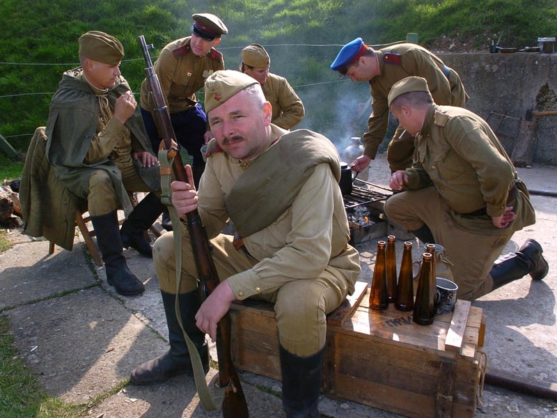 2005. Members of the 2nd Guards Rifle Division of The Soviet Red Army 1941-45 - ' The Great Patriotic War ' join in the re-enactments at Fort Nelson. Picture: Malcolm Wells 051491-66