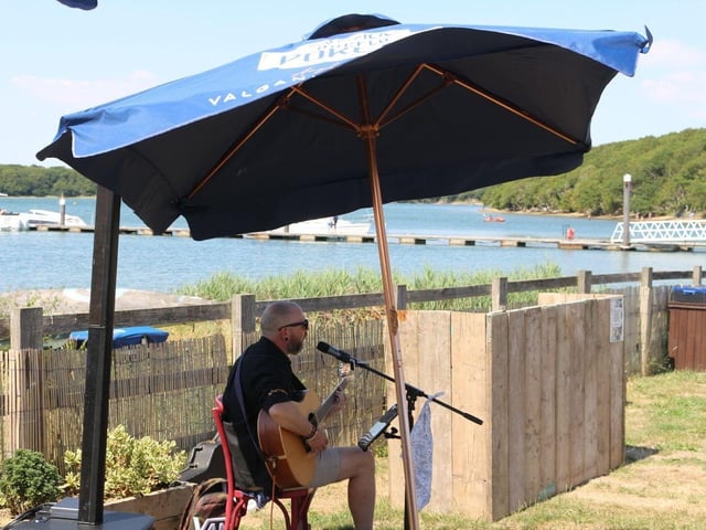 Guests soaked up the sun to an acoustic set by Chichester-based singer-songwriter Matt Wells.