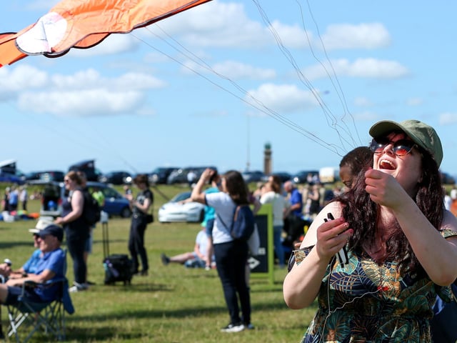 Katie Perkins gets her kite airborne.Picture: Chris  Moorhouse (270724-20)