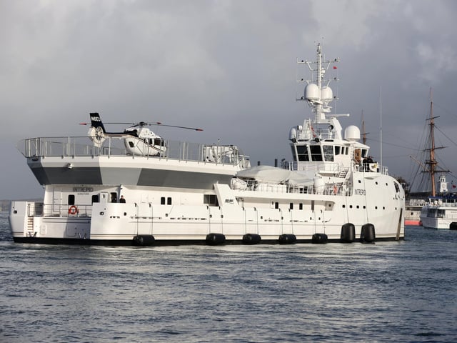 The Intrepid Super Yacht pictured sailing into Gunwhalf Quays in Portsmouth.
Saturday 28th October 2023.
Picture: Sam Stephenson.