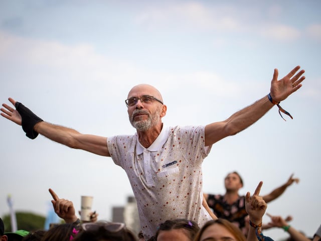 Pictured - Fans enjoying Ocean Colour Scene. Photos by Alex Shute